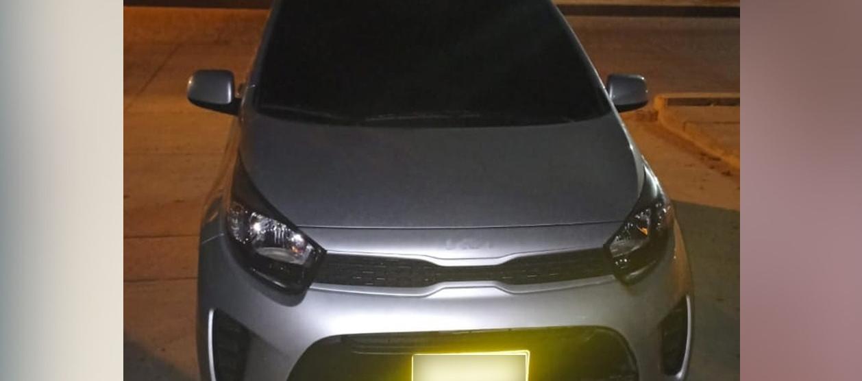 Vehículo robado en Alameda del Río y que apareció abandonado en Malambo. 