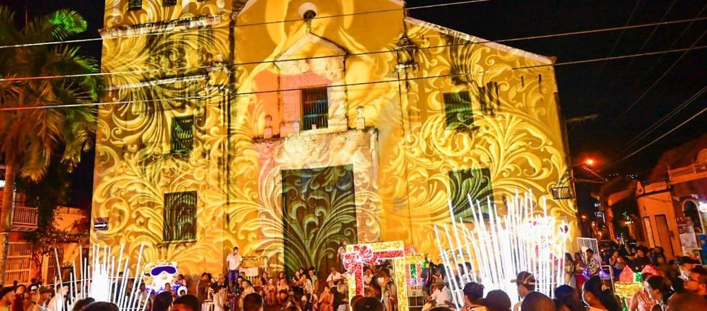 El Centro es por estos días el principal atractivo por la decoración navideña.