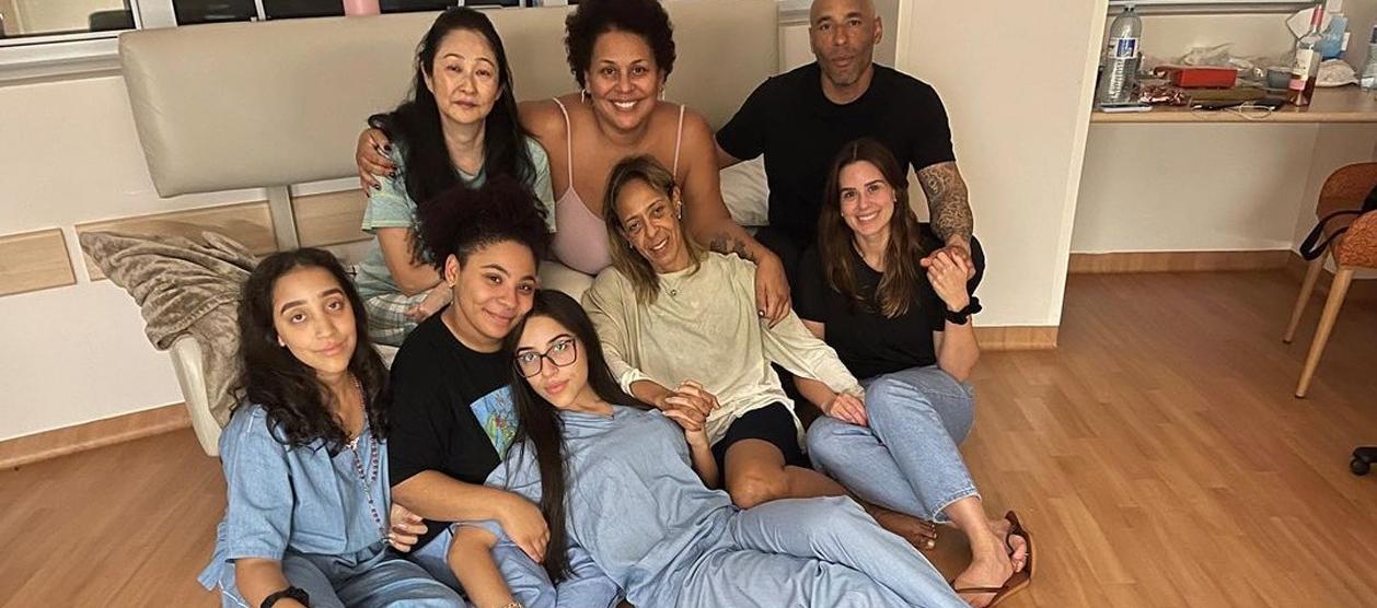 Kelly Nascimiento, Edinho y Marcia Aoki, la esposa de Pelé, entre otros, en la foto que compartieron en Instagram.