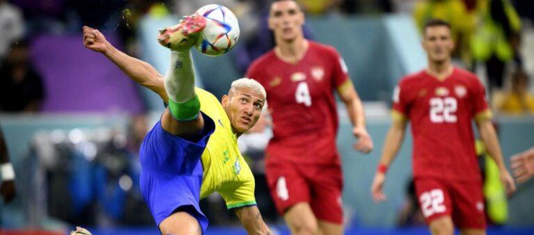 Richarlison marcó el gol de tijera en el minuto 73 del juego contra Serbia.