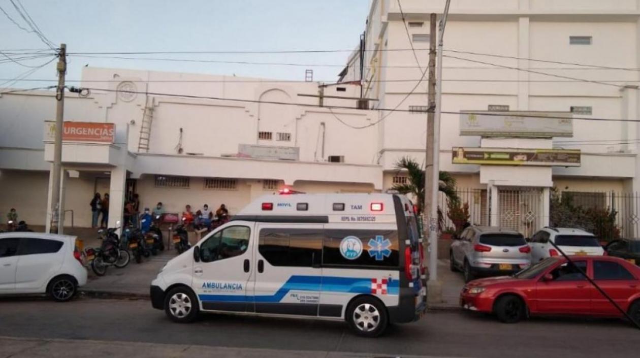 El joven fue llevado a la Clínica San Ignacio, donde se confirmó su deceso. 