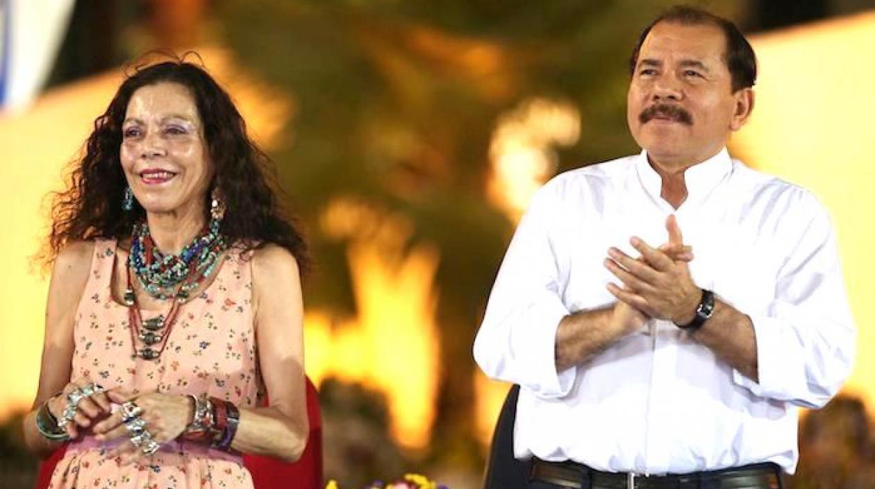 Daniel Ortega con su esposa Rosario Murillo.