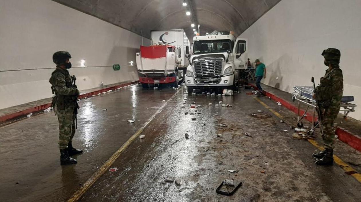 Accidente dentro del túnel. 