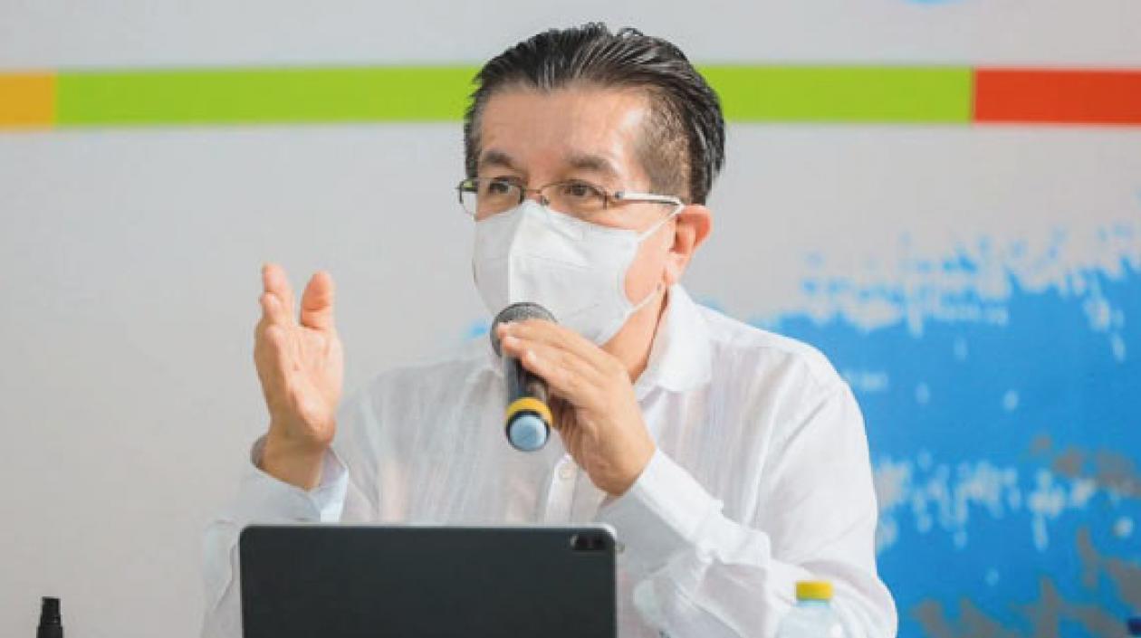 El ministro de Salud, Fernando Ruiz.