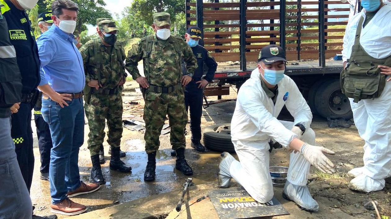 El Ministro de Defensa Diego Molano, en el lugar de los hechos.