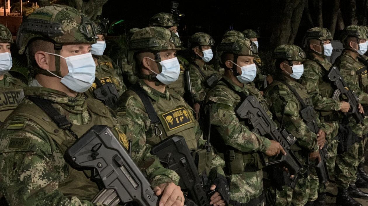 Tercera Brigada del Ejército patrulla Cali para garantizar la seguridad.