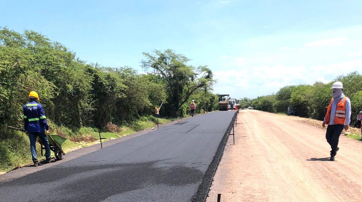 Trabajos en el sector Cuatro Vientos - Codazzi que hace parte de la Transversal Momposina.