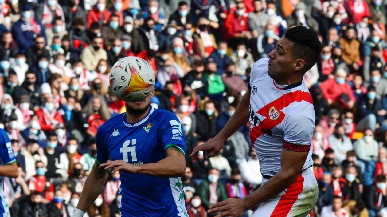 Falcao García en acción del partido. 