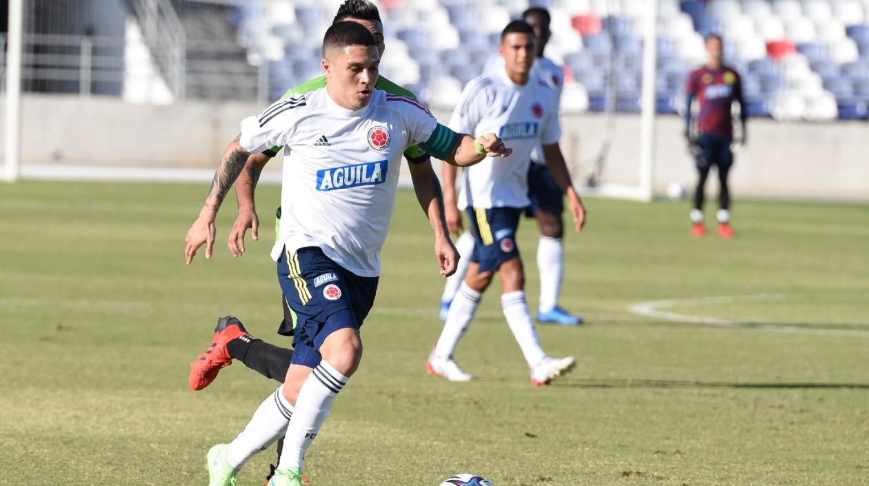 Juan Fernando Quintero durante un partido de práctica con Colombia.