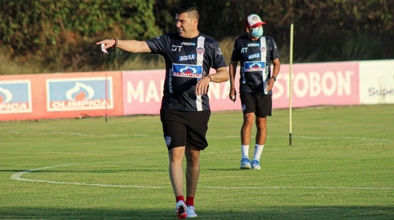 Juan Cruz Real, entrenador de Junior. 