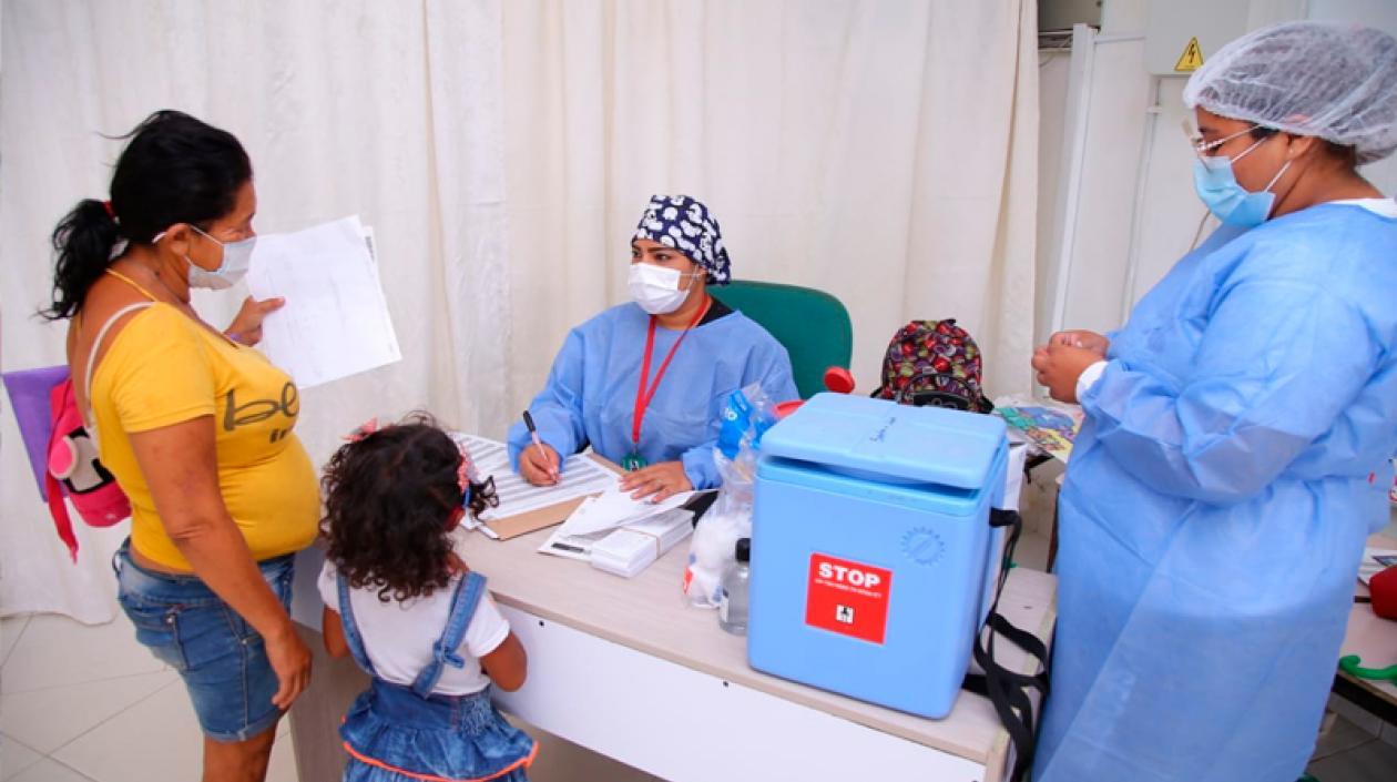 Minsalud hace un llamado a padres, madres y cuidadores de niños que faltan por vacunarse.