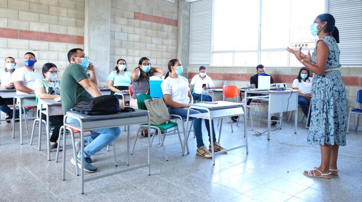 Los docentes participan en la Semana de Desarrollo Institucional.