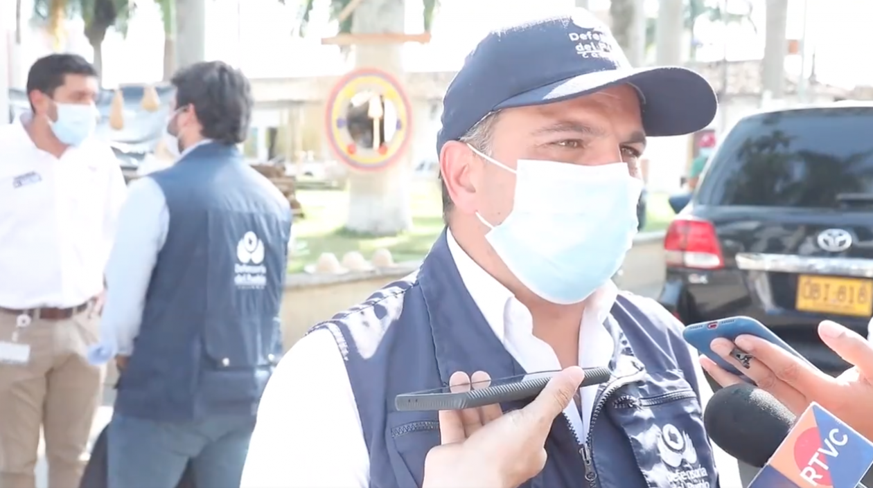 El Defensor del Pueblo, Carlos Camargo.