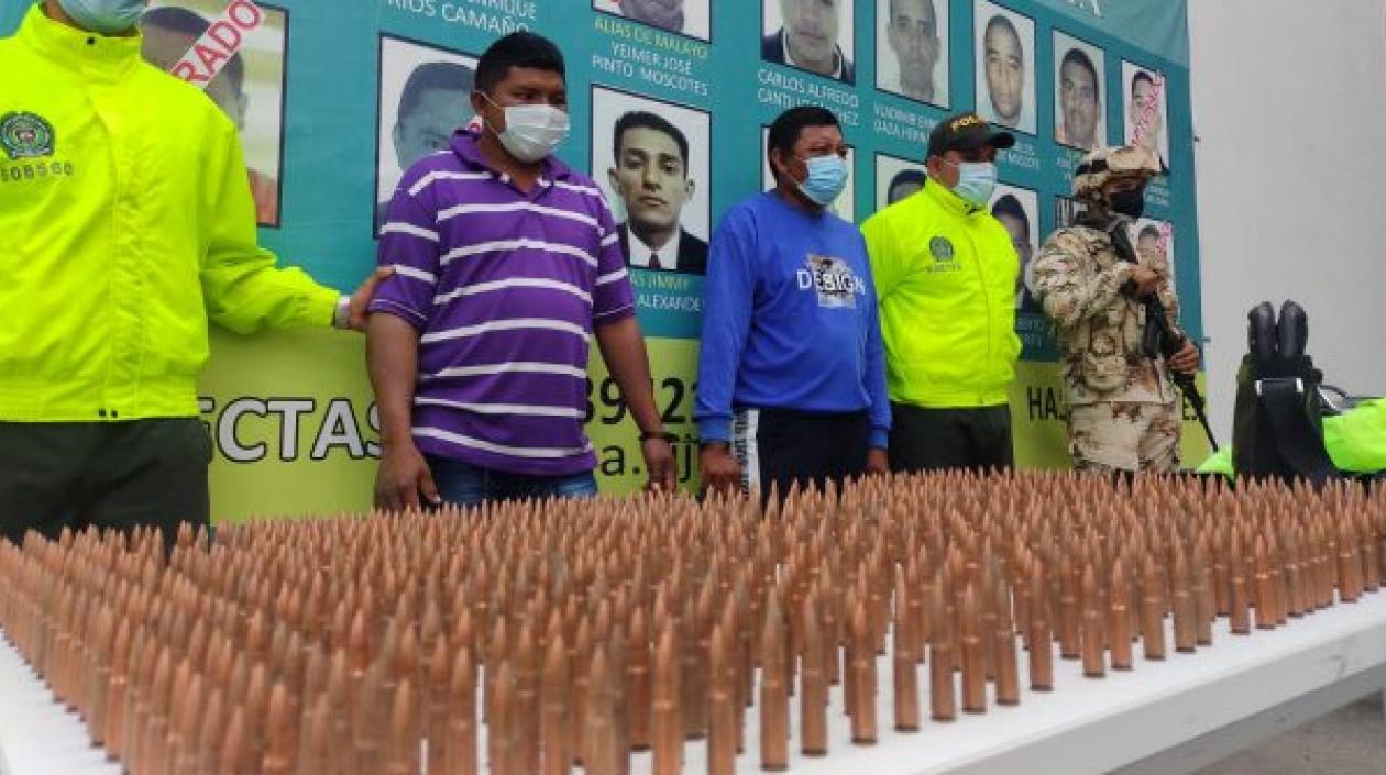 Los capturados con las municiones. 