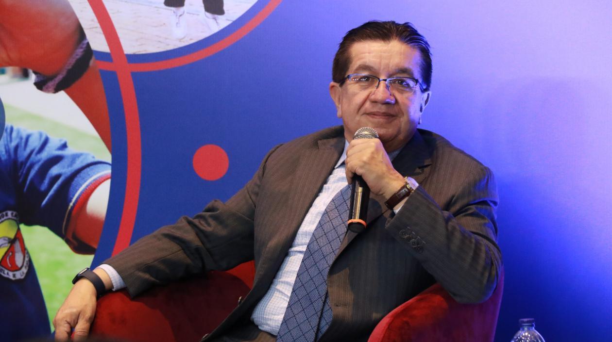 El ministro de Salud, Fernando Ruiz.