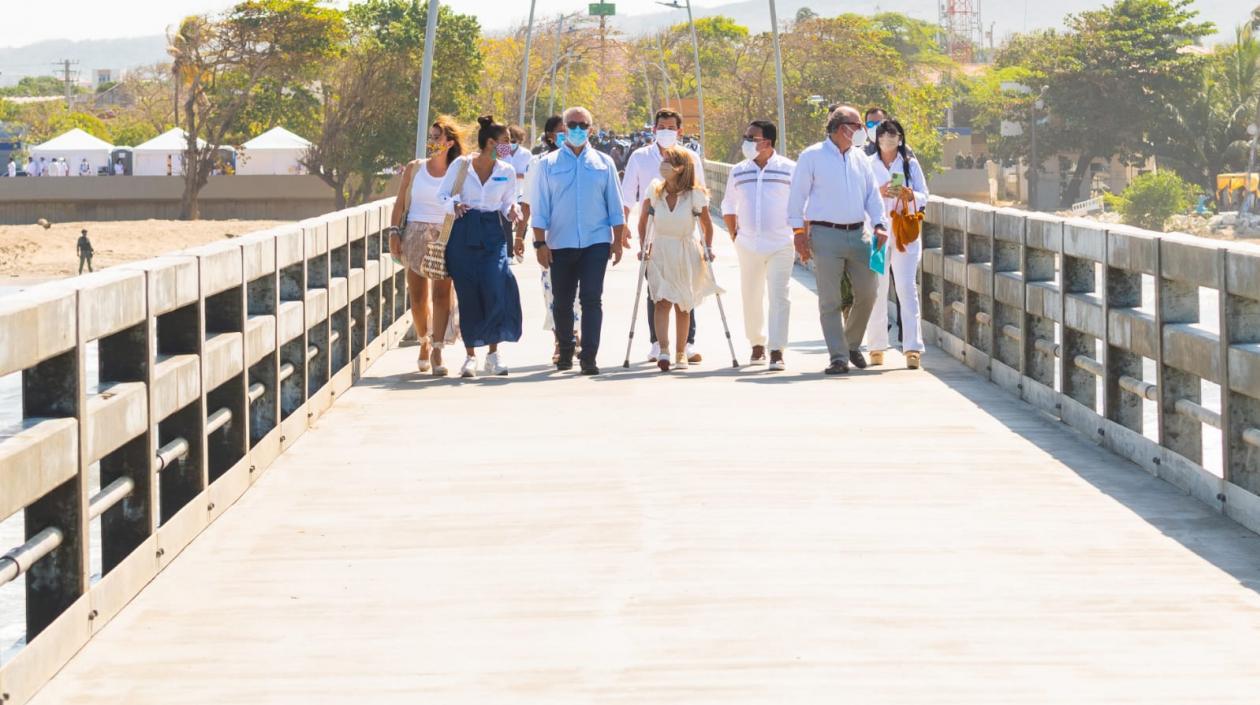 Presidente de la República, Iván Duque, durante recorrido en el muelle.