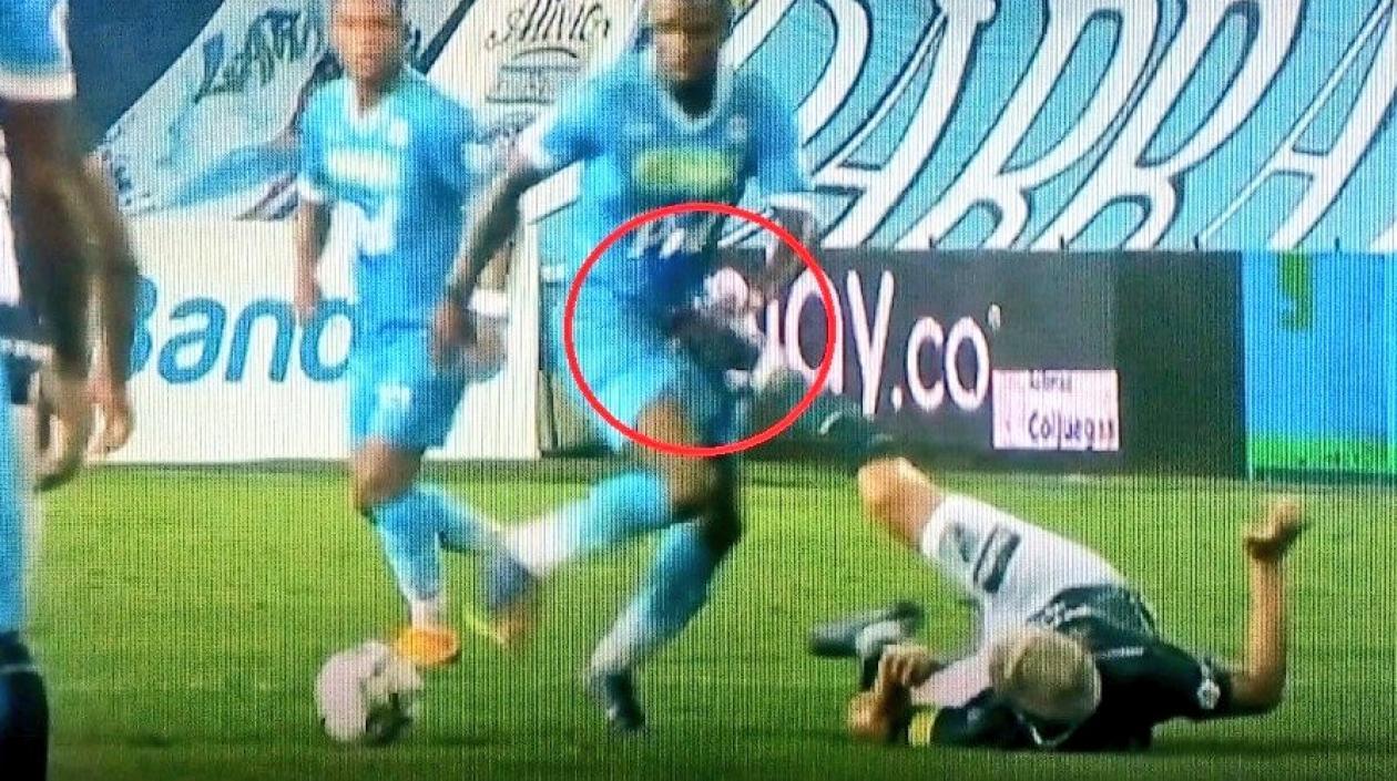 La patada de Teófilo Gutiérrez.