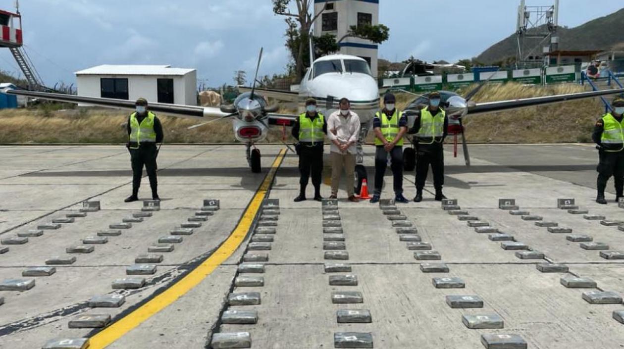 La droga la movilizaban en esta avioneta. 
