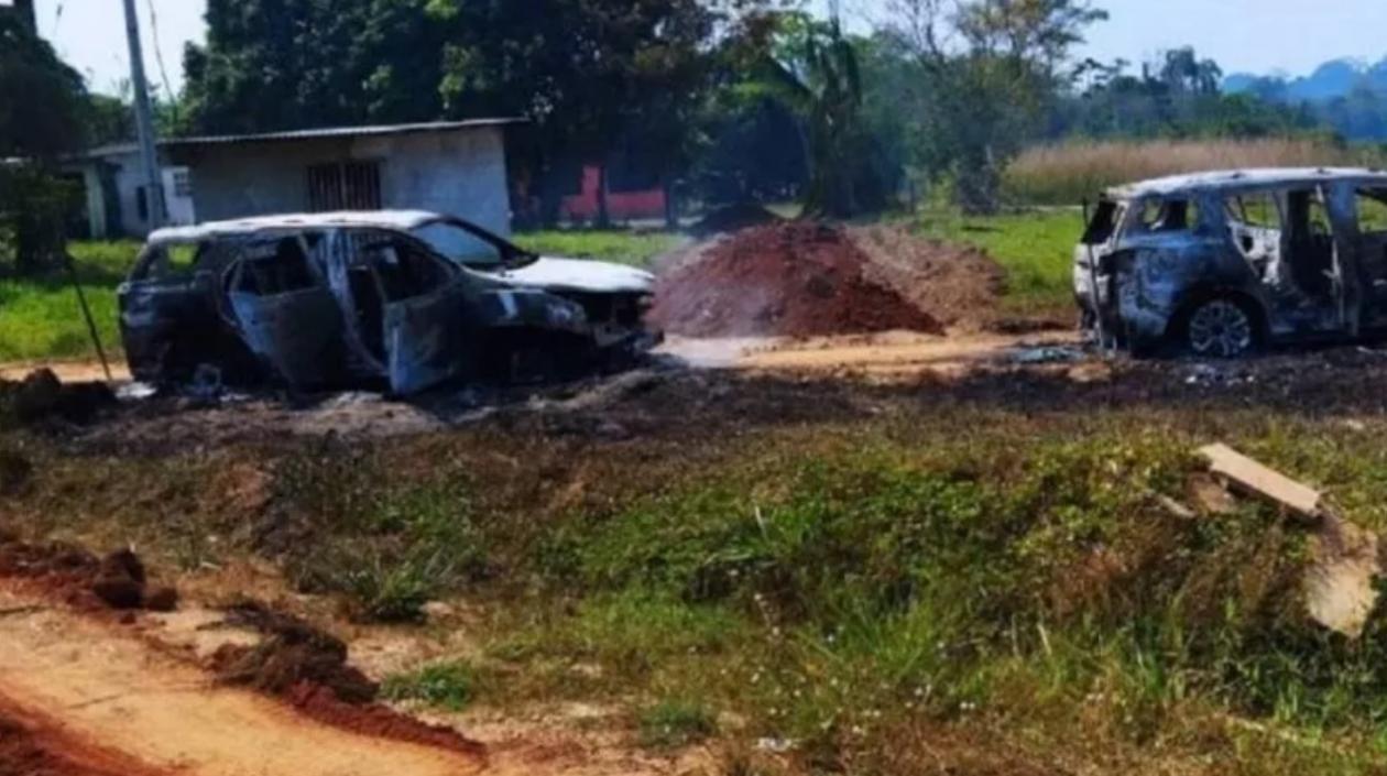 Vehículo de la ONU incendiados en el Guaviare. 