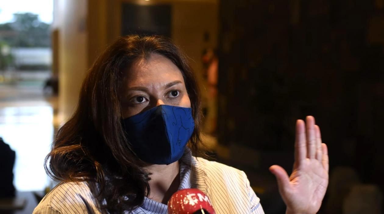 Natasha Avendaño, Superintendente de Servicios.