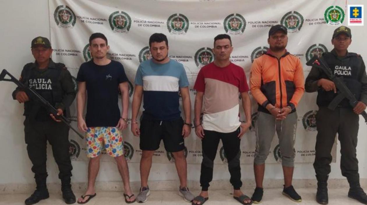 Cuatro de los seis capturados por el Gaula de la Policía. 