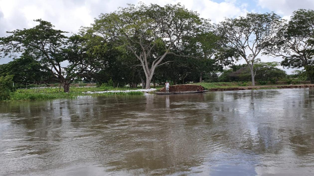 El alto nivel del río Magdalena amenaza Salamina y otras poblaciones ribereñas.