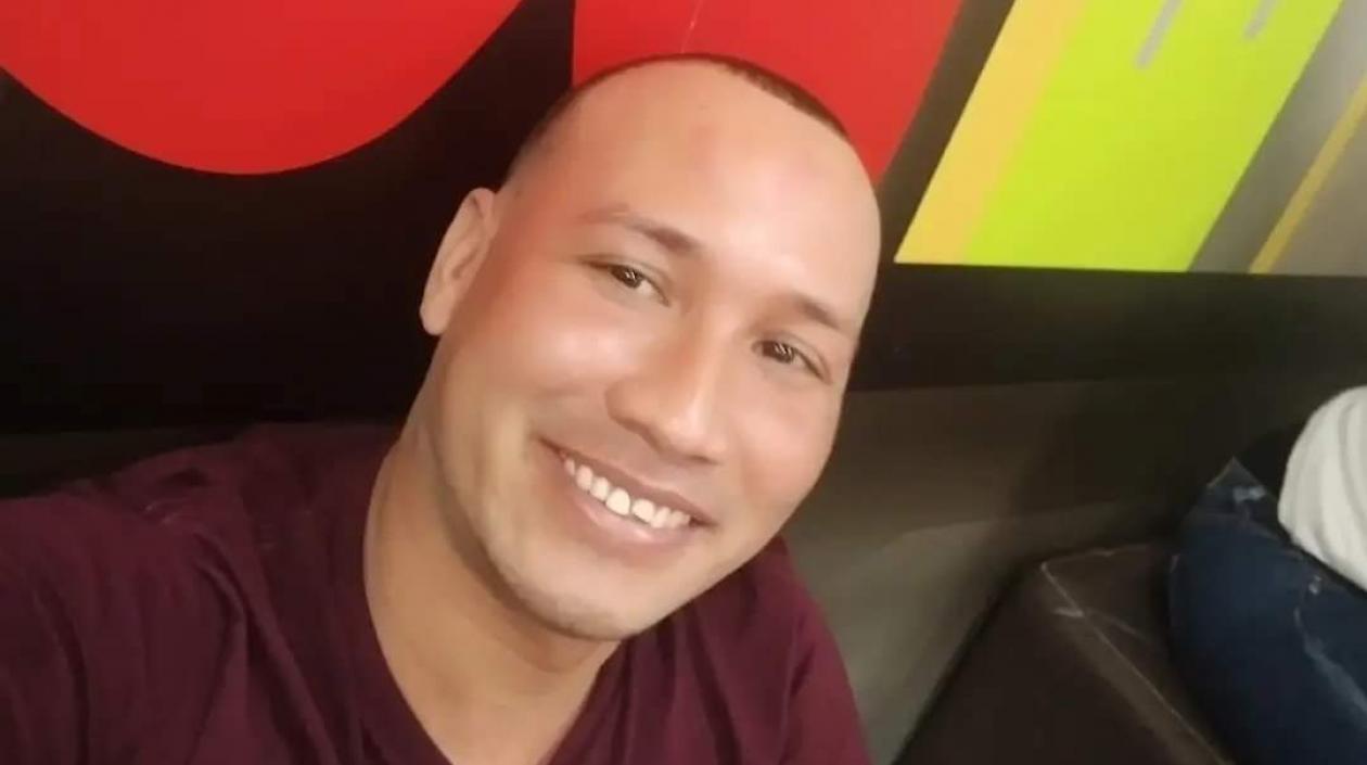 Steven Obando Posada.