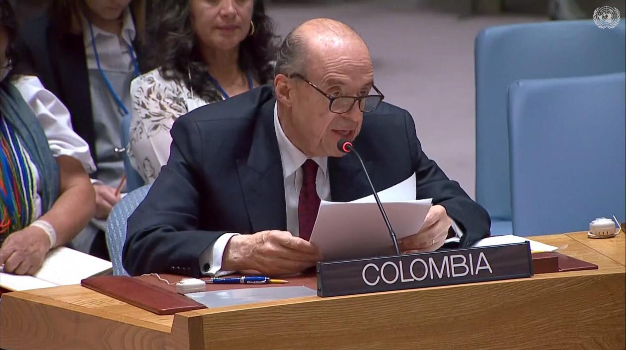 El canciller Álvaro Leyva.