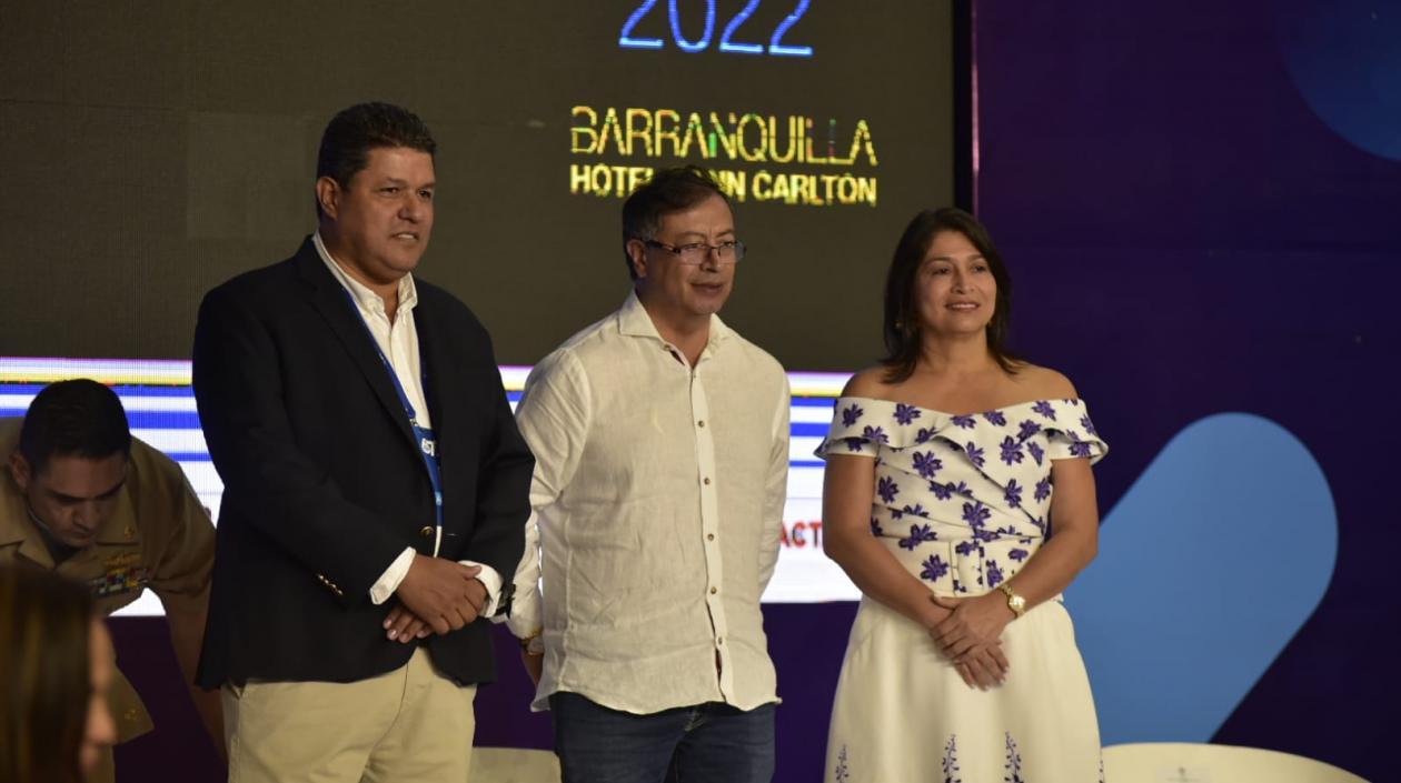 Jairo Pulecio, Gustavo Petro y Rosmery Quintero