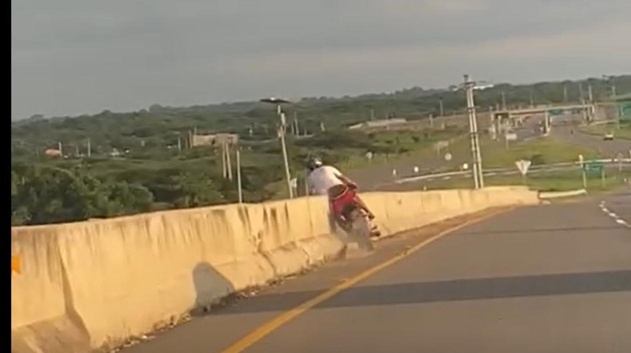 El choque de motociclista en la Vía de la Prosperidad.