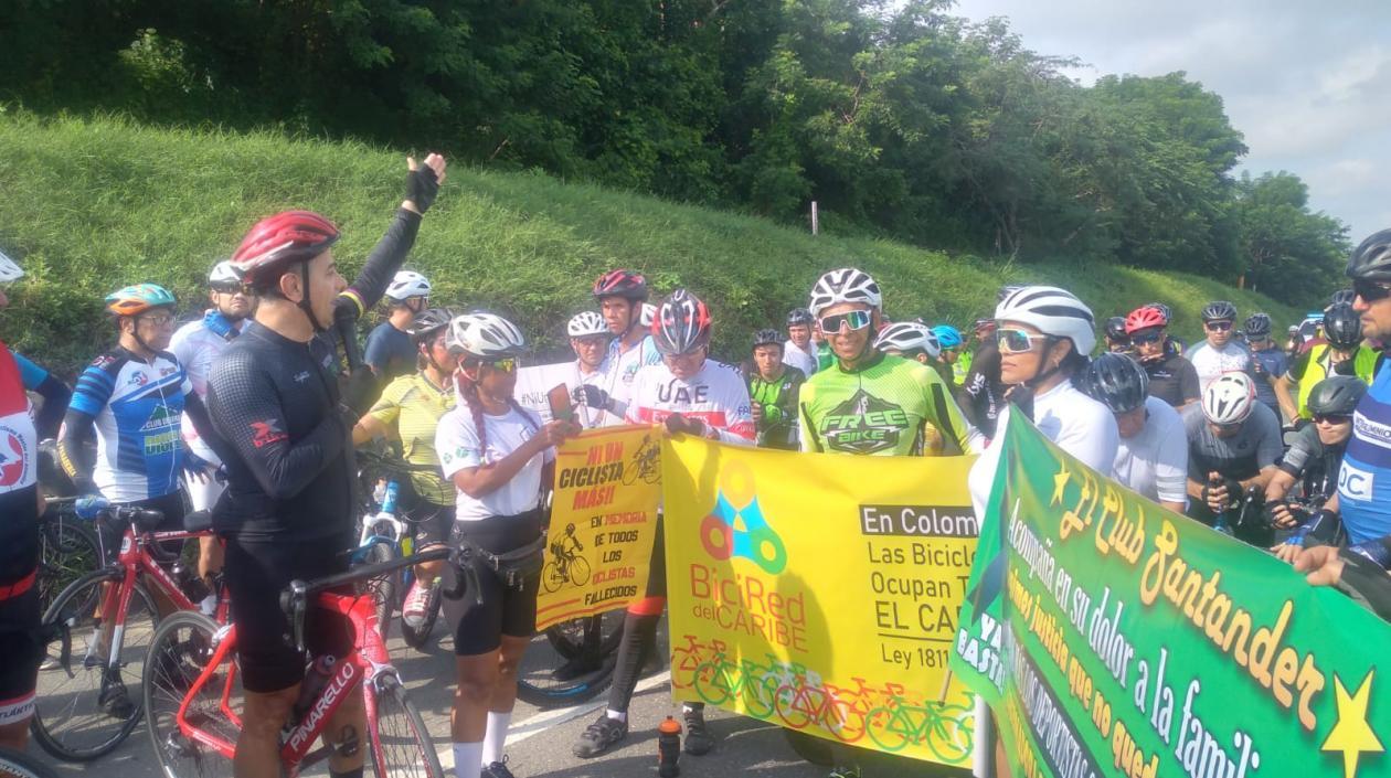 Plantón de ciclistas del Atlántico.