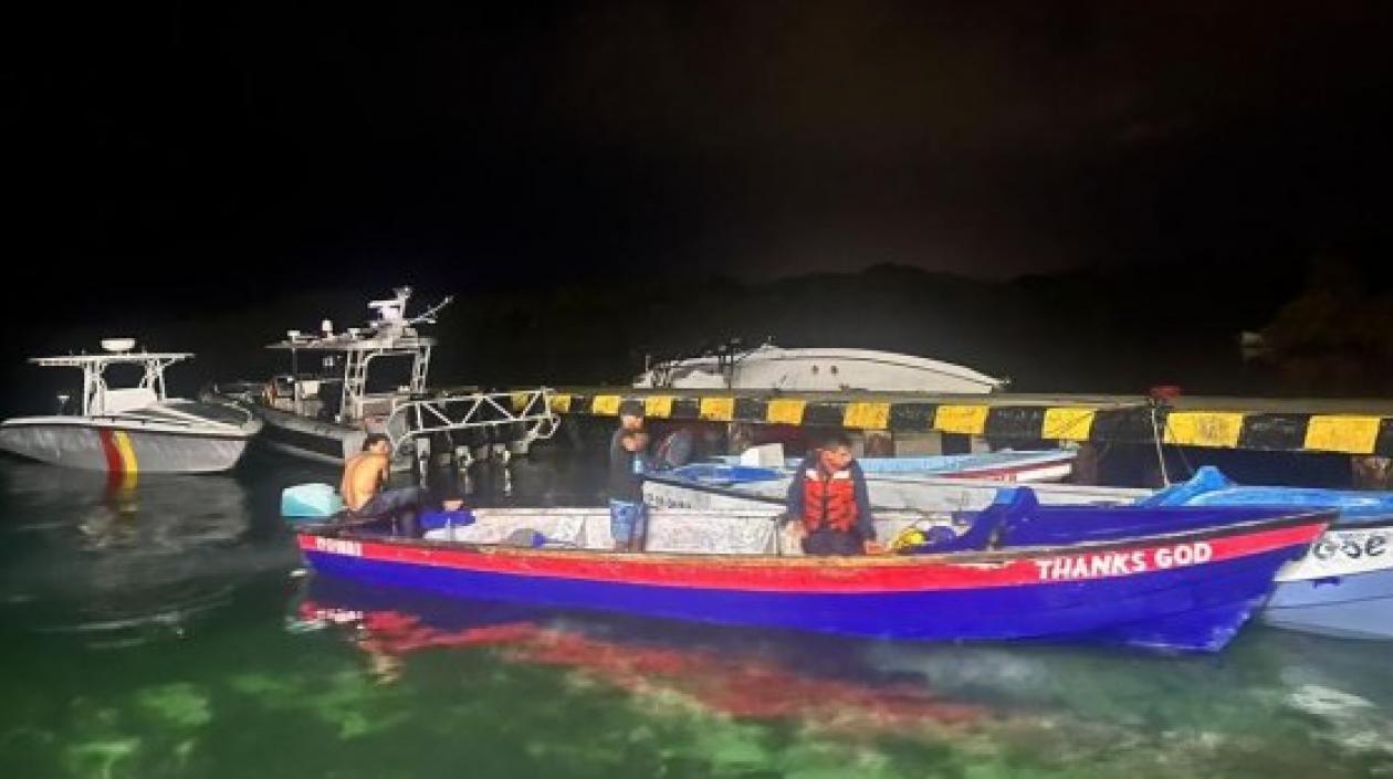 Armada Nacional en labores de rescate