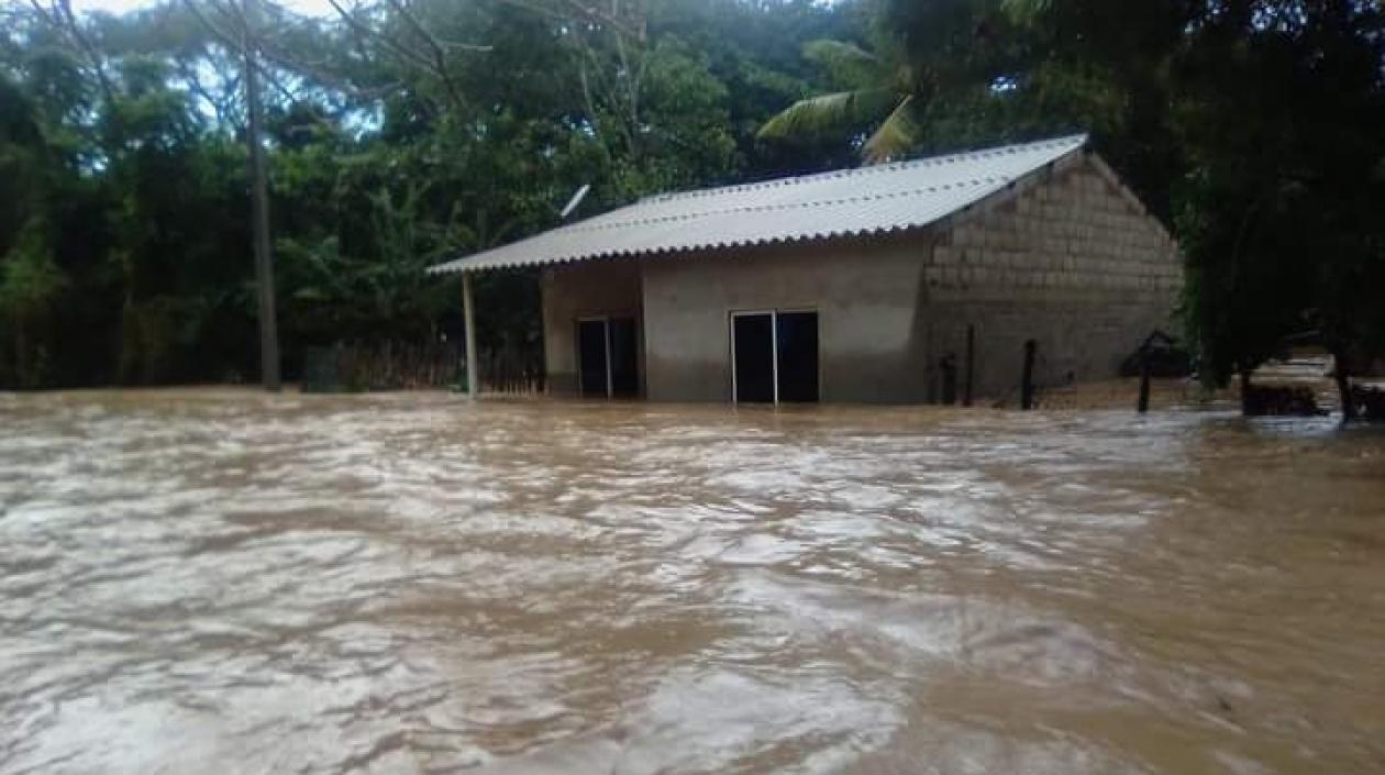 Desbordamiento de arroyos en zona rural de Baranoa