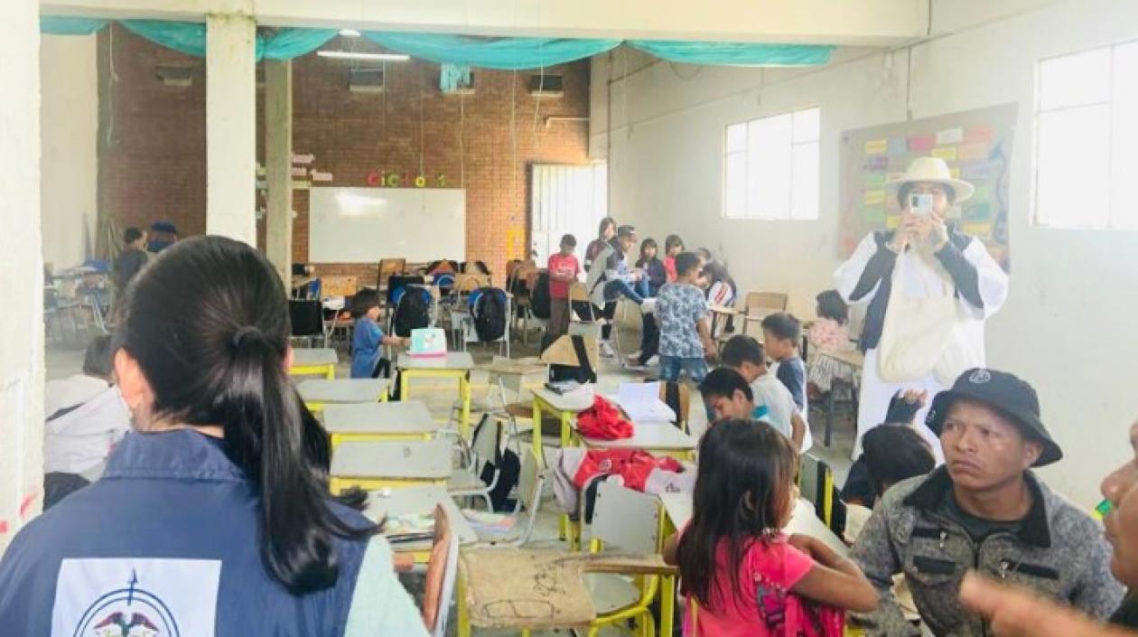 La Procuraduría ingresó al edificio la Rioja para garantizar derechos de los indígenas.