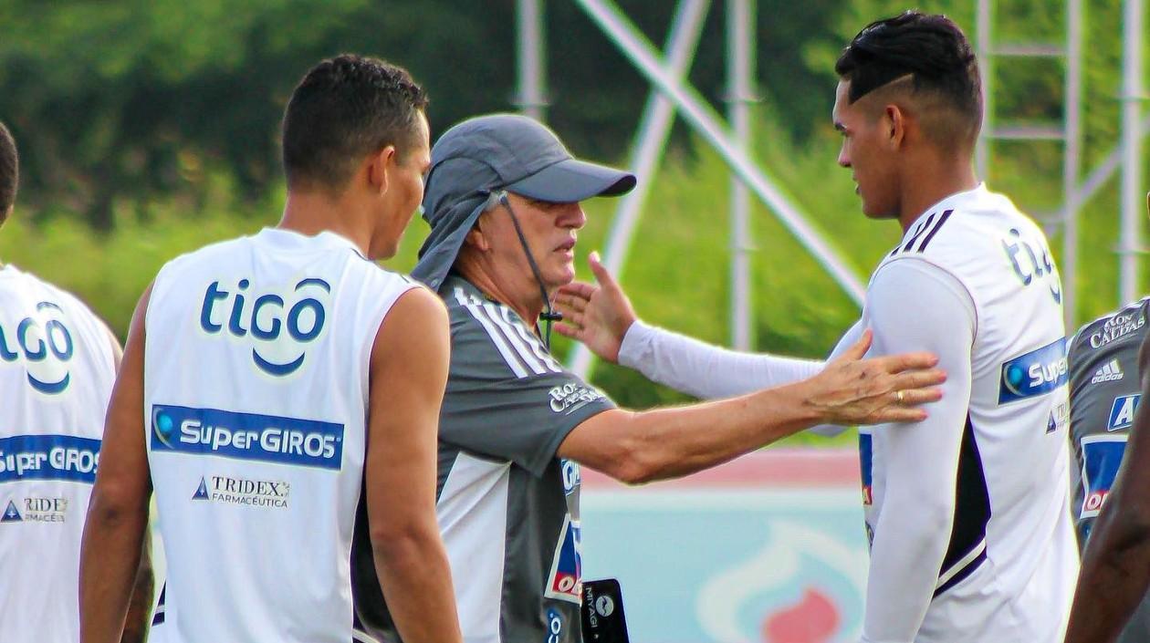 Julio Comesaña, entrenador del Junior. 