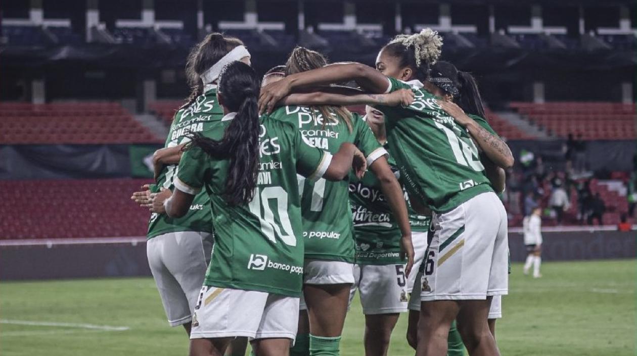 Jugadoras del Deportivo Cali celebrando.
