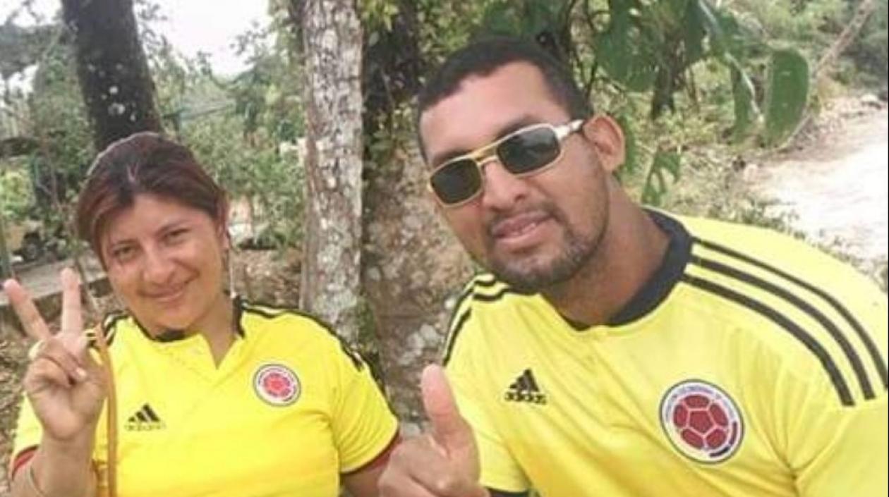 Sócrates Sevillano junto con su esposa.