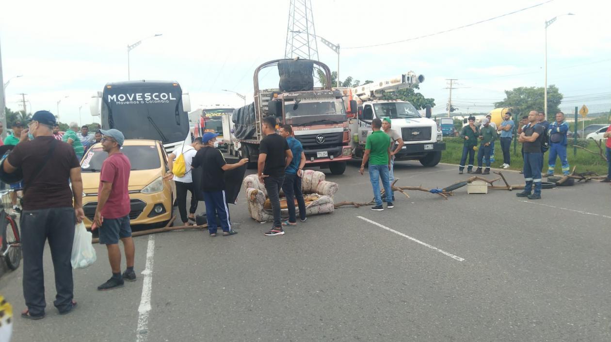 Momento del bloqueo en la Circunvalar. 