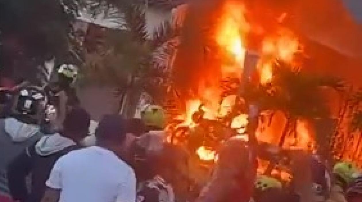 Momentos de la explosión en el CAI del sector Cruz de Mayo de Sincelejo