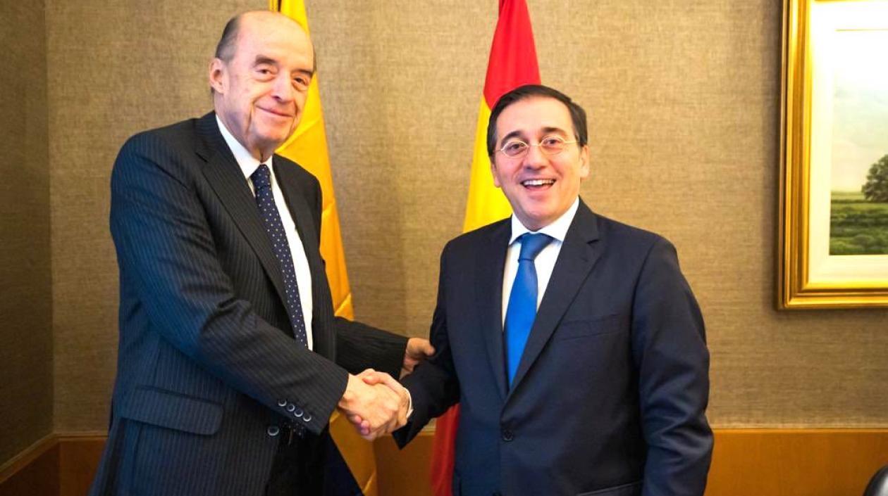 Los Cancilleres de Colombia Álvaro Leyva y de España José Manuel Albares.