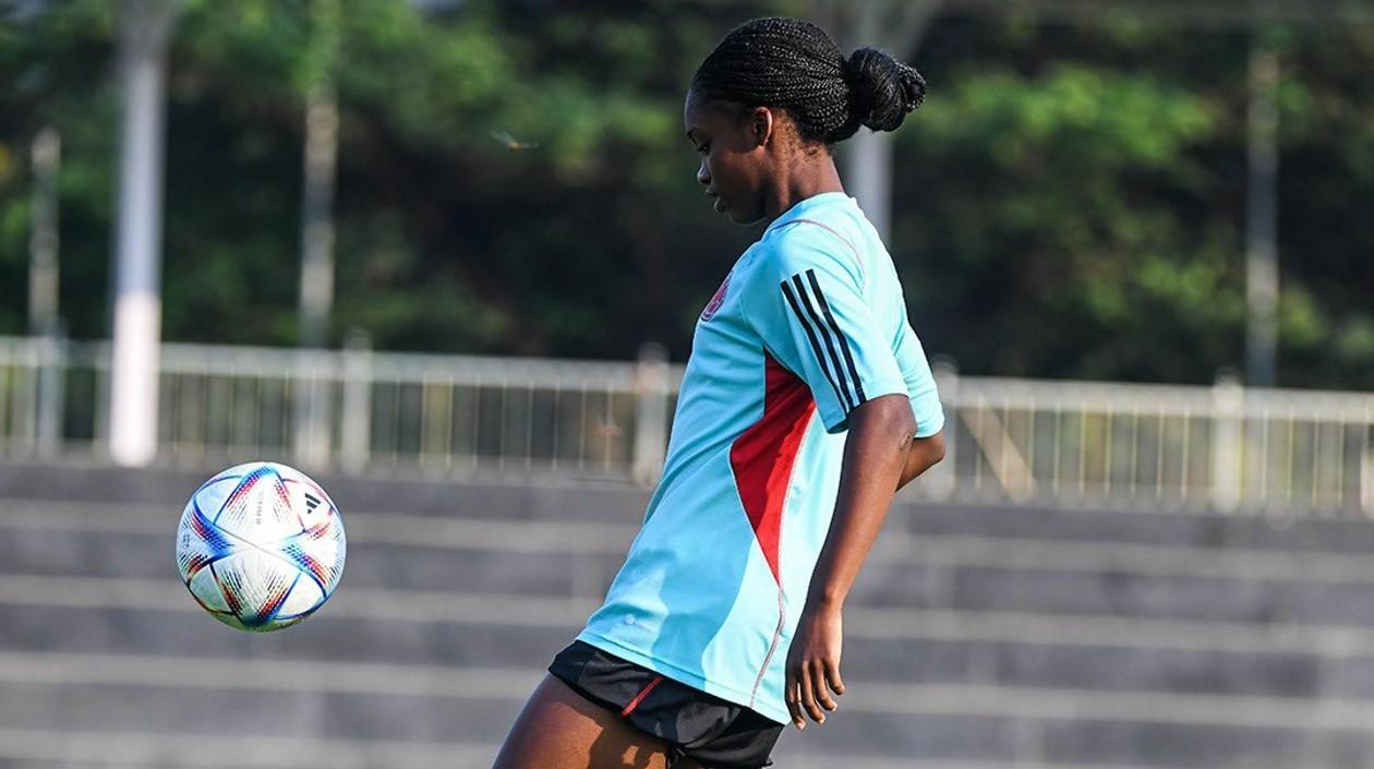 Linda Caicedo, jugadora de Colombia. 