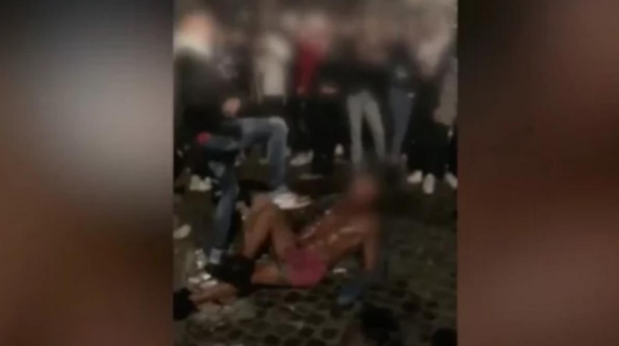 Golpean a indigente en Roma.