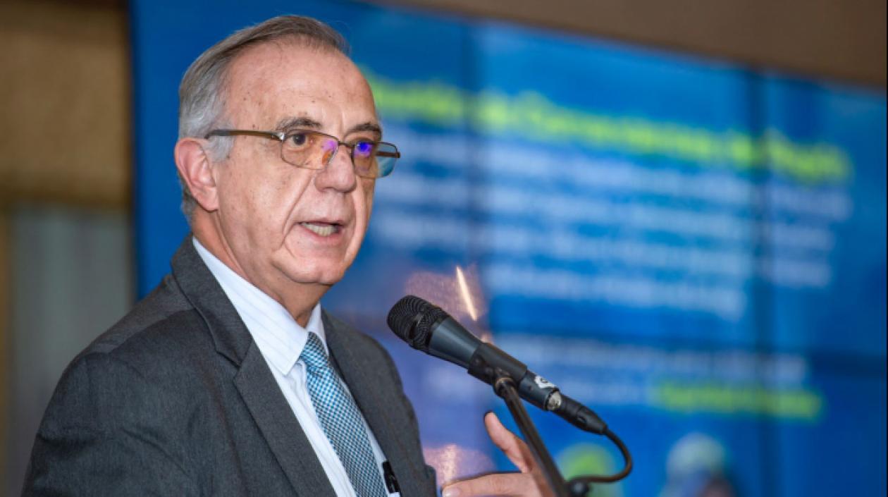 Iván Velásquez, Ministro de Defensa.