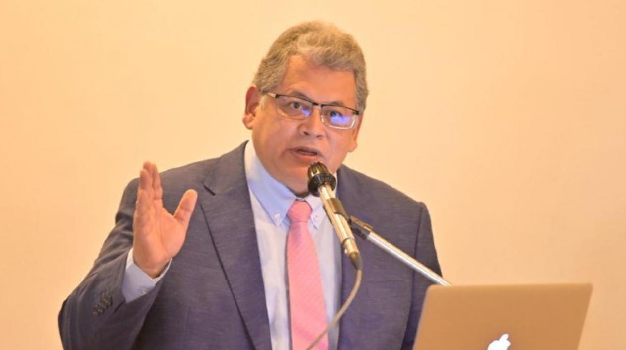 Ulahy Beltrán López, Superintendente de Salud.