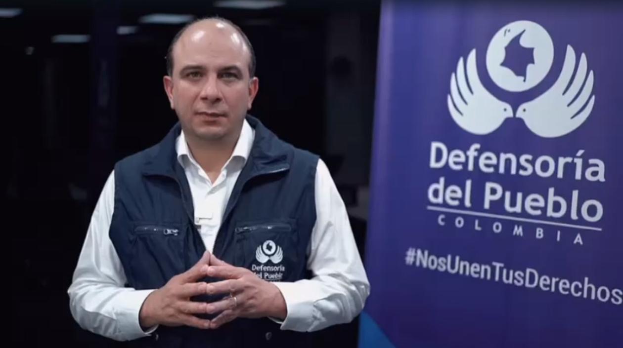 Defensor del Pueblo, Carlos Camargo.