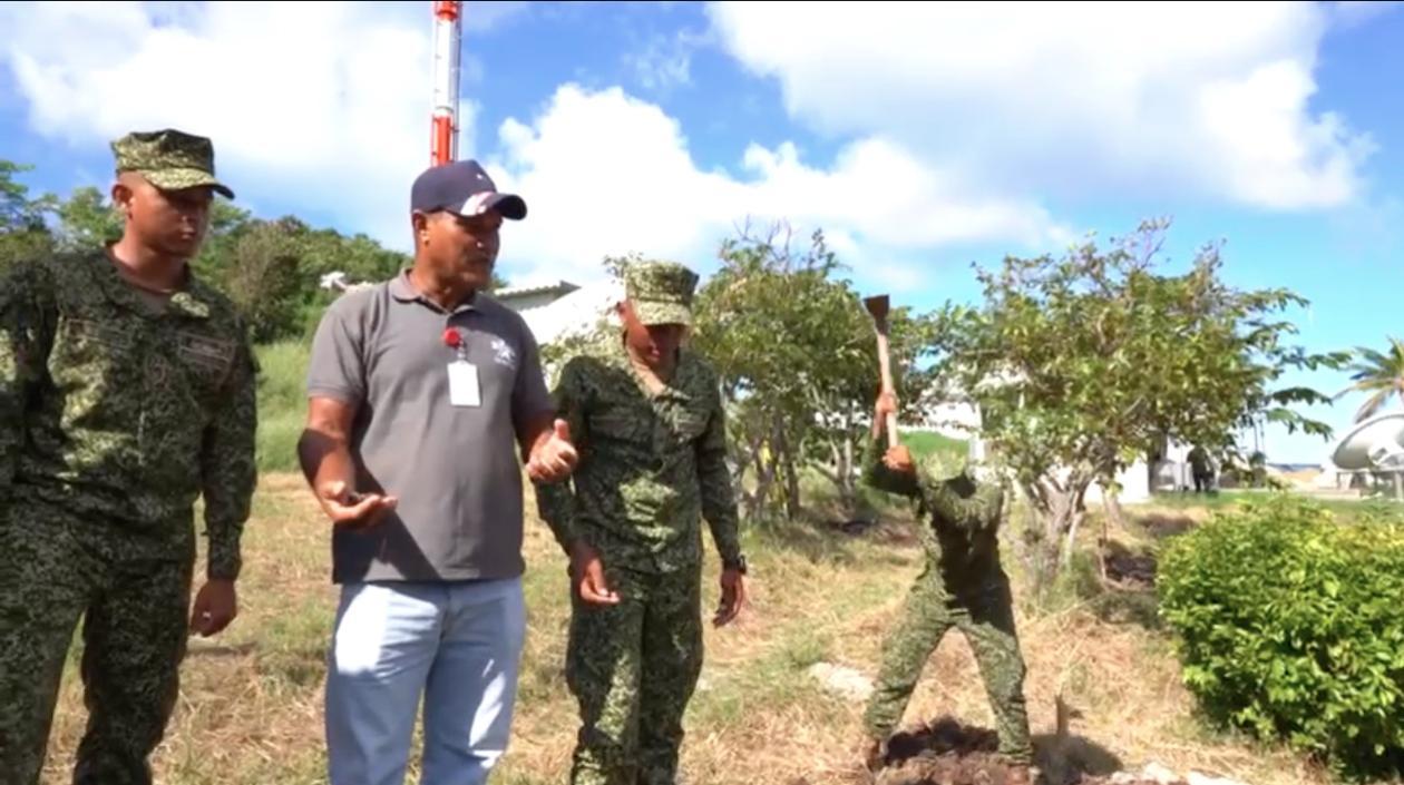 Los Infantes en plena actividad de formación.