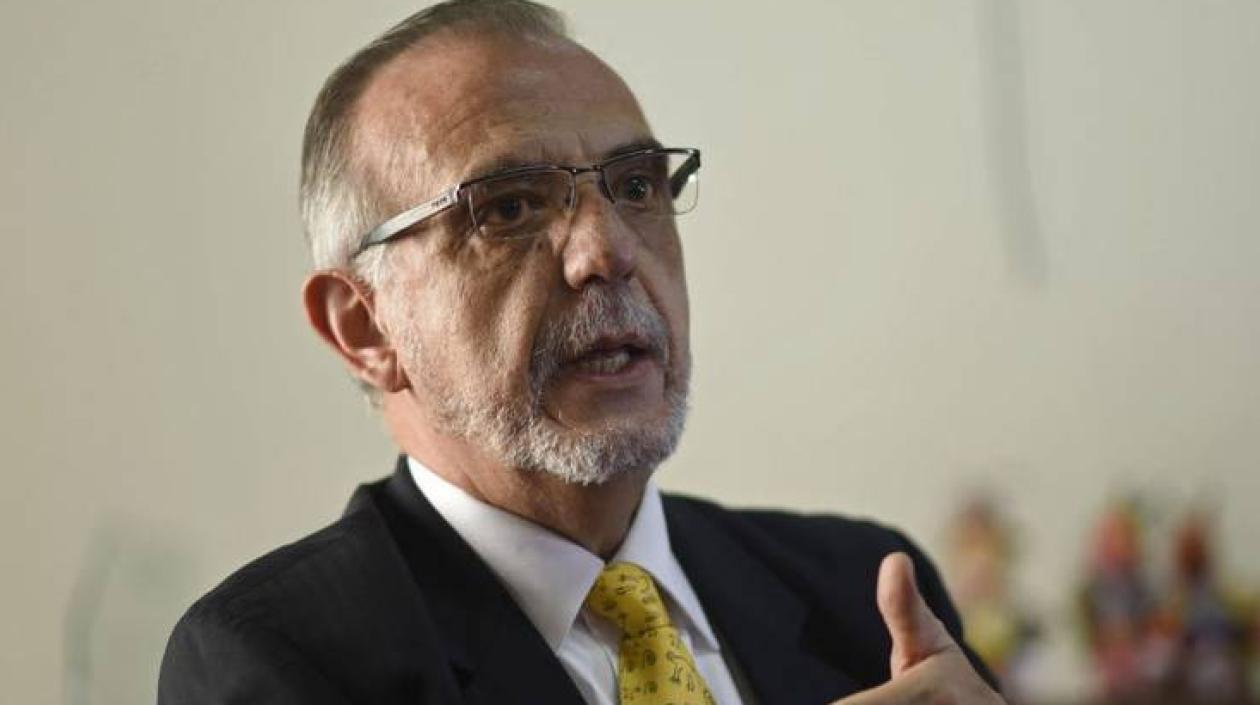 Iván Velásquez, Ministro de Defensa.