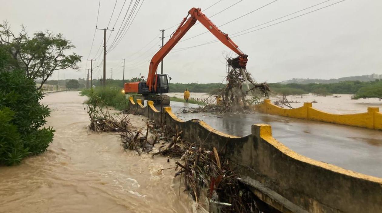 Labores en el Arroyo León.