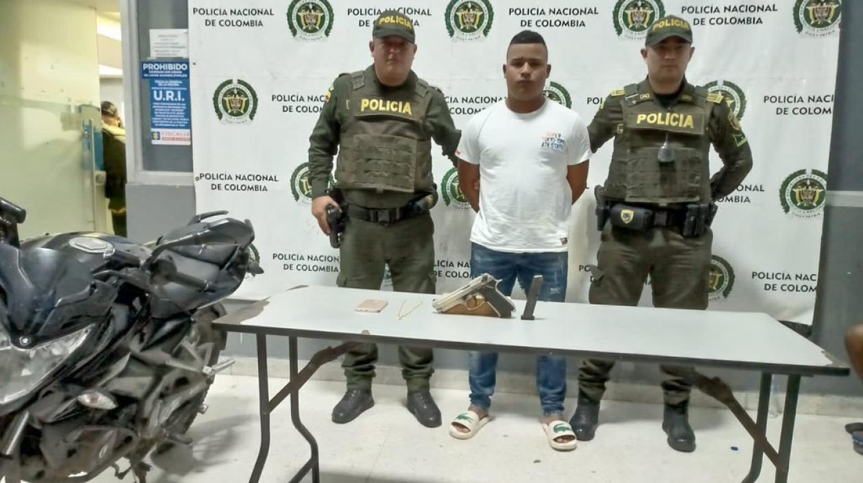 El presunto delincuente capturado.