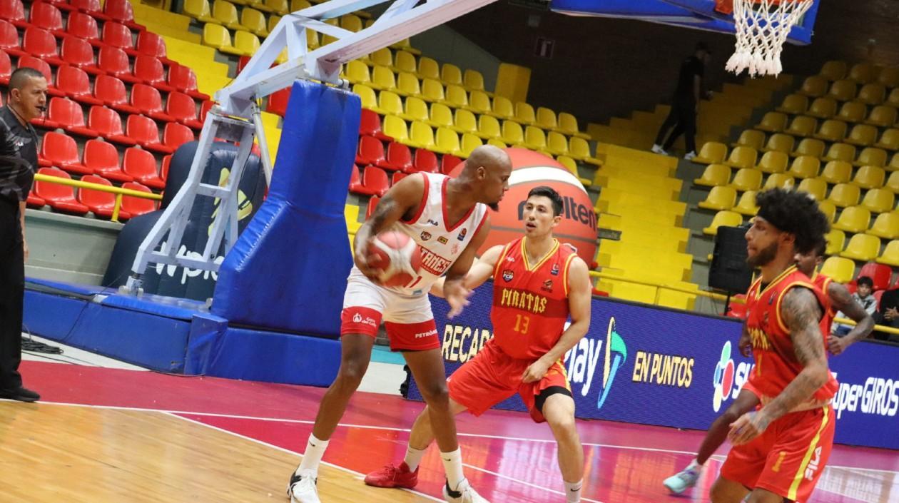 Ernesto Oglivie fue el mejor del partido. 